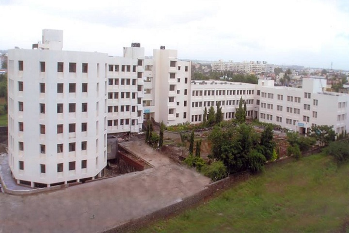 https://cache.careers360.mobi/media/colleges/social-media/media-gallery/7967/2019/3/7/Front view of Marathwada Mitra Mandals College of Pharmacy Pune_Campus-view.jpg